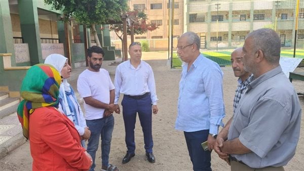 بدء توافد طلاب الثانوية العامة على اللجان لأداء امتحاني التربية الدينية والوطنية
