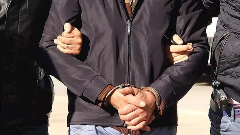 ضبط سائق اصطدم بسيارة أخرى بسبب أولوية المرور