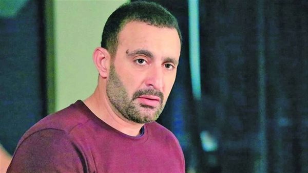 أحمد السقا يسخر من لاعب إيران بعد إلغاء هدفه أمام مصر | صورة