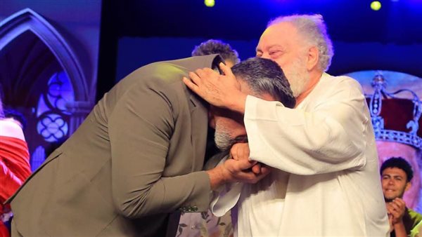 ياسر جلال: سهرة ممتعة مع يحيى الفخراني في مسرحية الملك لير