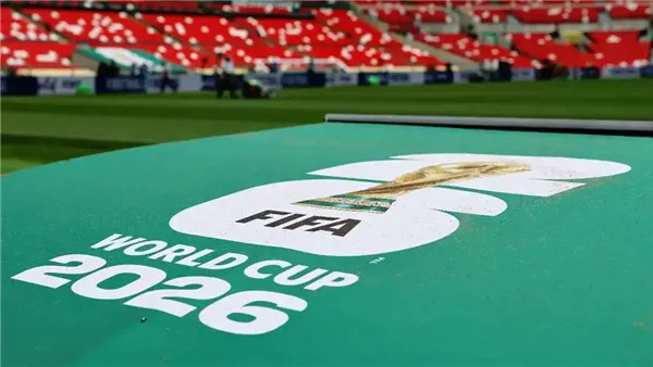 بكى خارج الملعب.. حلم مشجع مكسيكي عمره 89 عاما يتحطم عند بوابة كأس العالم