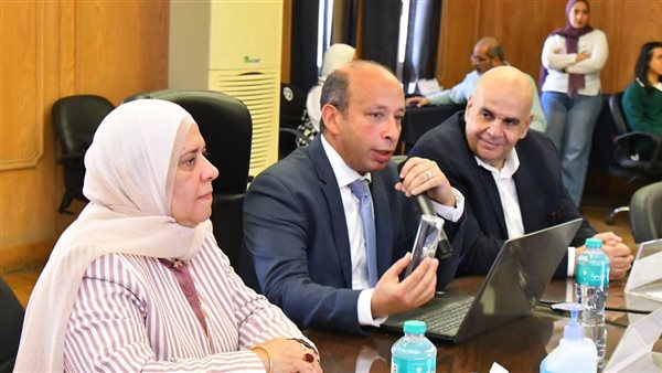 تجهيز غرف رعاية طبية أولية داخل لجان امتحانات قصر العيني