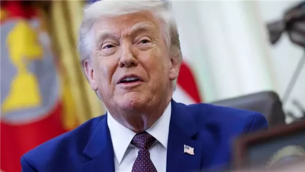 ترامب يهدد طهران من جديد: إغلاق مضيق هرمز يعني القضاء على إيران