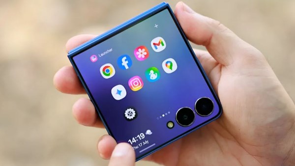 تسريبات تكشف عن Galaxy Z Flip 8 كآخر هاتف صدفي من سامسونج