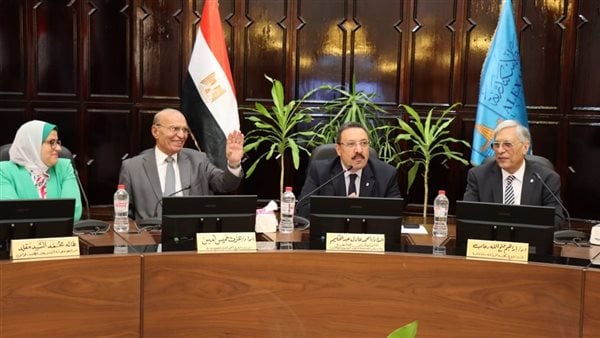 تضمين المقررات الدراسية موضوعات التحول التكنولوجي والذكاء الاصطناعي.. أبرز توصيات مجلس جامعة الإسكندرية