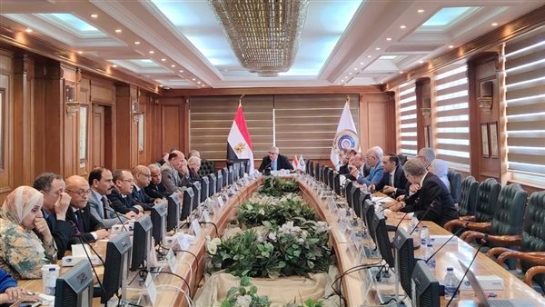 تطوير الأدلة الطلابية في الجامعات وفق المعايير الدولية