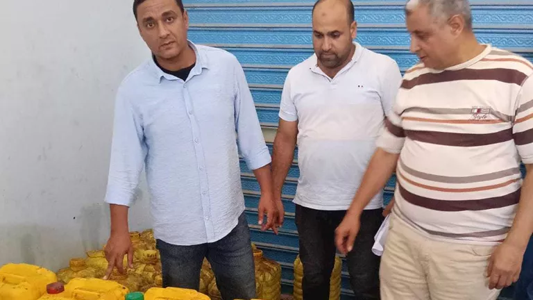 مديرية تموين الإسكندرية تضبط نصف طن من زيوت الطعام مجهولة المصدر في مطعم ببرج العرب