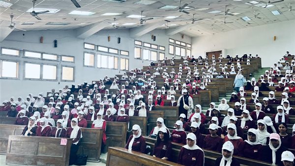 جامعة العاصمة تبدأ دورات التربية العسكرية للطالبات