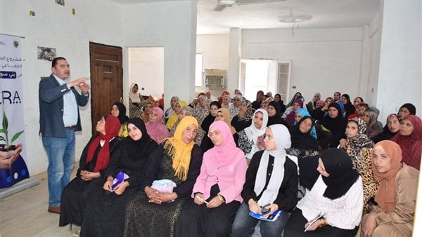 جامعة سوهاج تدرب 500 فتاة على ريادة الأعمال والتعاونيات الإنتاجية ضمن برنامج فتيات الأرض