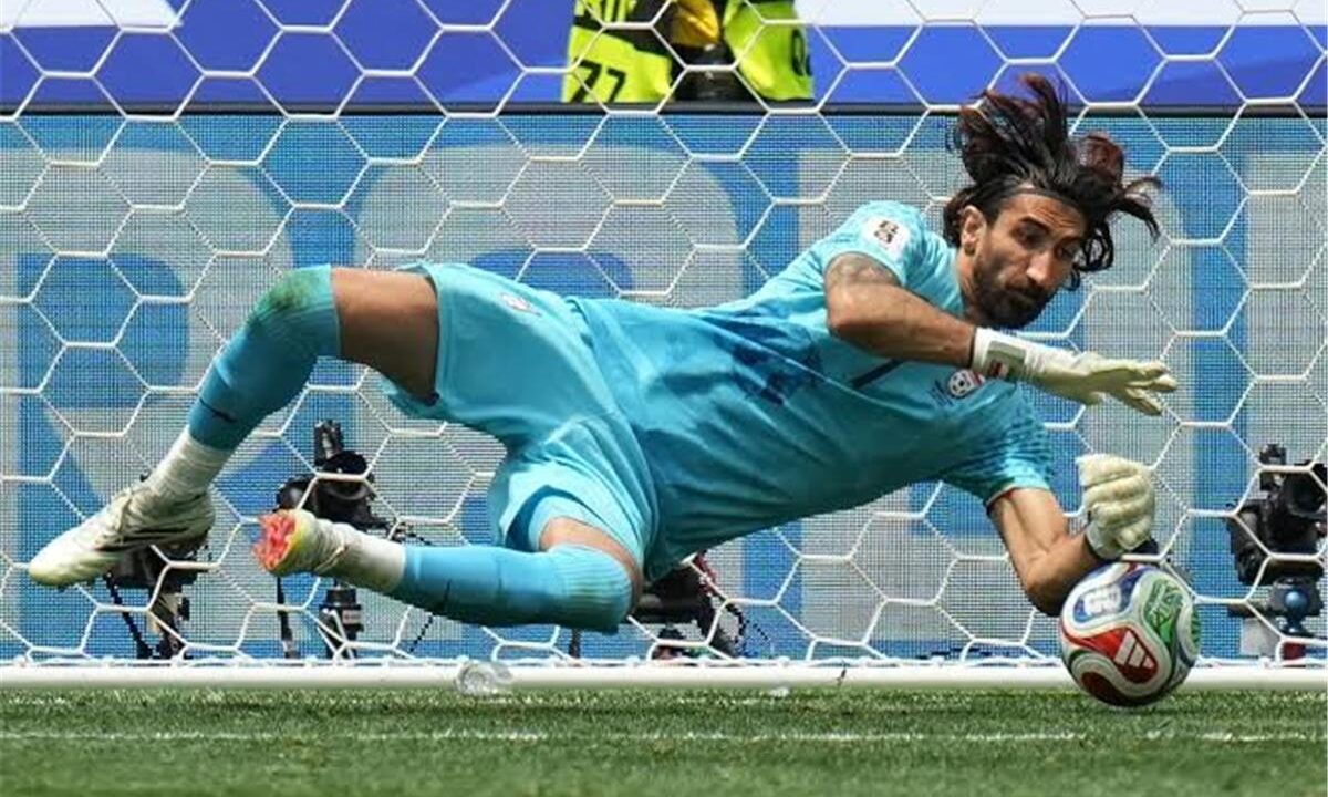 حارس إيران: كل لاعب في منتخب مصر يعادل محمد صلاح ودرسنا نقاط قوتهم وضعفهم