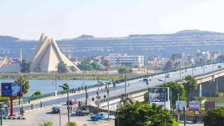 الأرصاد الجوية تكشف عن طقس شديد الحرارة ورطوبة مرتفعة في المنيا اليوم