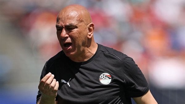 حسام حسن يعيد الإنضباط لمعسكر منتخب مصر قبل موقعة أستراليا