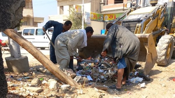 حملات للنظافة ورفع الإشغالات وتجميل الشوارع بمركزي الفيوم ويوسف الصديق