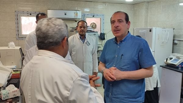 خلال زيارة مفاجئة.. نائب وزير الصحة يحيل إدارة مستشفى العياط المركزي للتحقيق.. ويوجه بمحاسبة المقصرين