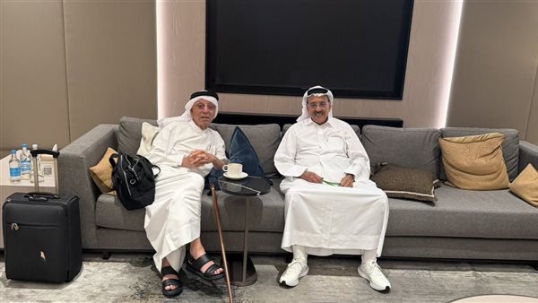 خلف الحبتور يرسل رسالة مفاجئة قبل وصوله لمصر