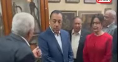 دولاب الملك فاروق وأدوات آثرية.. رئيس الوزراء يتفقد متحف الجمعية الجغرافية المصرية.. فيديو