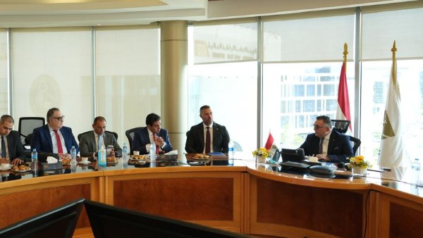 رئيس البورصة يبحث مع الجمعية المصرية لإدارة الاستثمار آليات تطوير الأدوات المالية