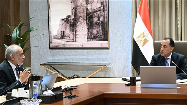 رئيس الوزراء يتابع تطوير منطقة نزلة السمان ومشروع إحياء قرافة المماليك