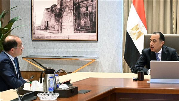 رئيس الوزراء يناقش مع وزير المالية ملفات العمل والموازنة الجديدة