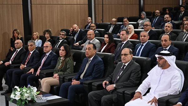 رئيس الوزراء يشيد بالشراكة بين شركتي ميدار وماجد الفطيم لتطوير مشروع عمراني