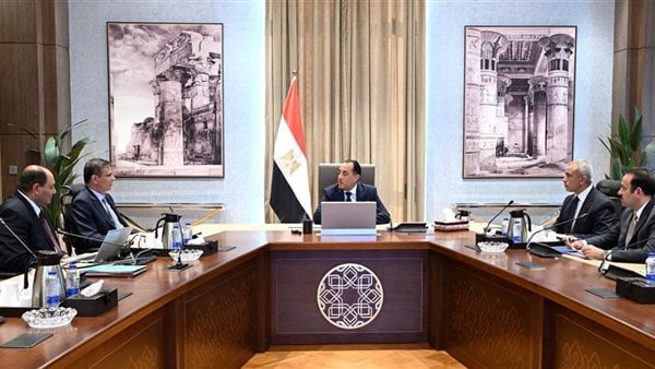رئيس الوزراء يعقد اجتماعا لبحث التوسع في إنشاء عدد من محطات الثروة الحيوانية الحديثة