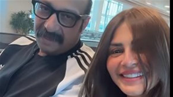 منة فضالي تثير الجدل بلقطة عفوية مع محمد ثروت في مطار القاهرة
