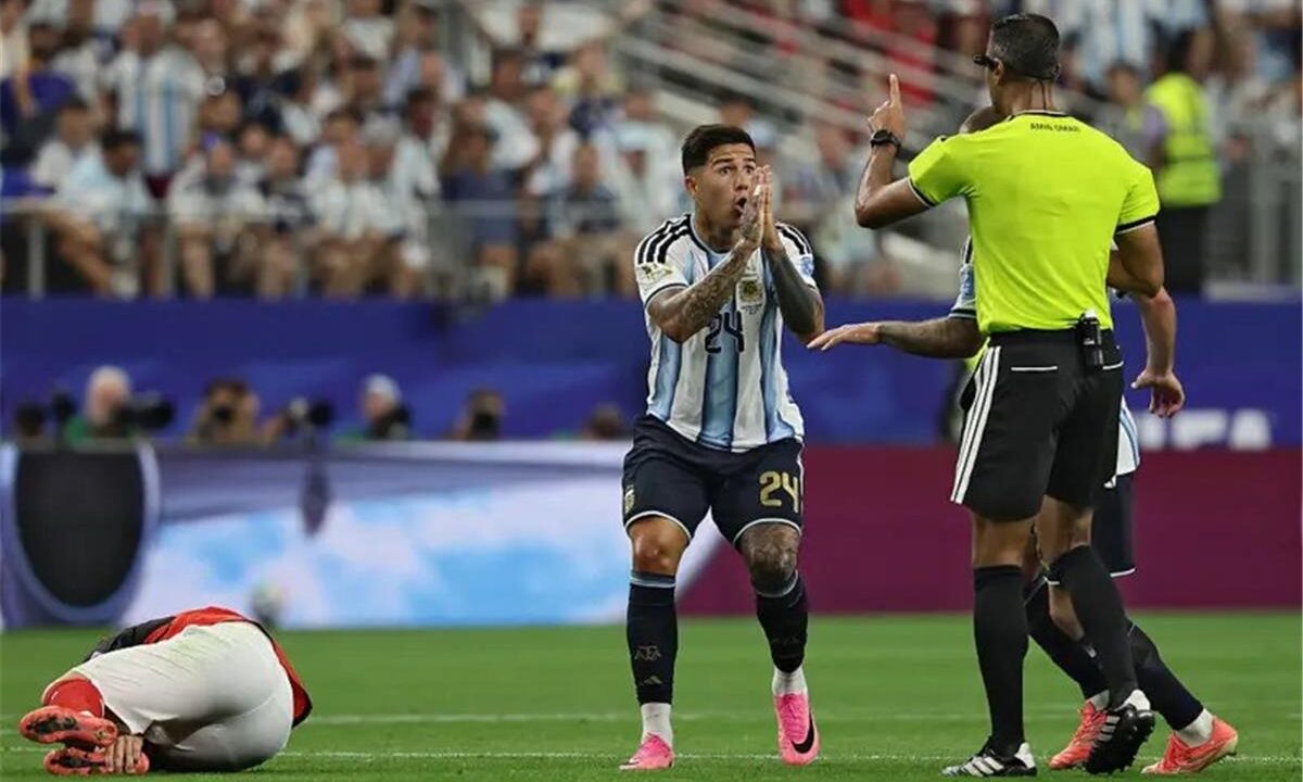 رجل مباراة الأرجنتين والنمسا في كأس العالم