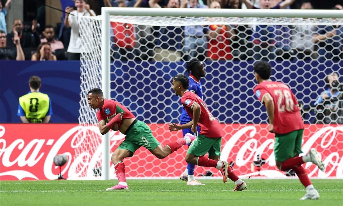 أشرف حكيمي يتألق في مباراة المغرب وهايتي بكأس العالم 2026
