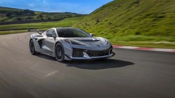 سعر شيفروليه كورفيت ZR1X في السعودية
