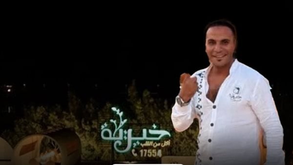 شخص يصدم عاملًا بمطعم خيرية بالساحل الشمالي ويفر هاربا بسيارته