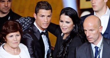 شقيقة رونالدو ترد على منتقديه بعد تألقه أمام أوزبكستان: أين اختفت الببغاوات؟