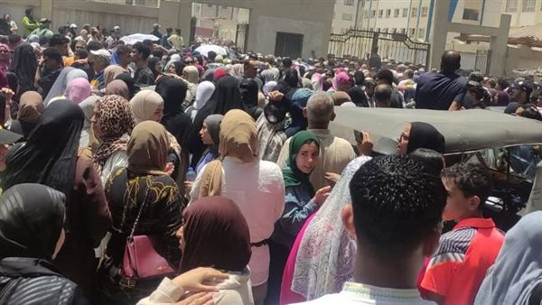 شكاوى من التزاحم أمام لجان امتحانات الثانوية العامة 2026