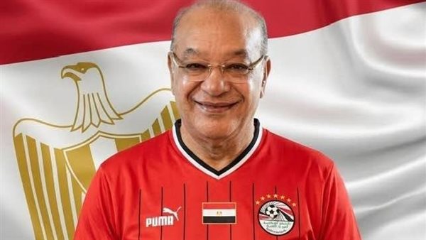 صلاح عبدالله يحتفل بتأهل الفراعنة ويطلب الدعاء لمحمد صلاح وفتوح