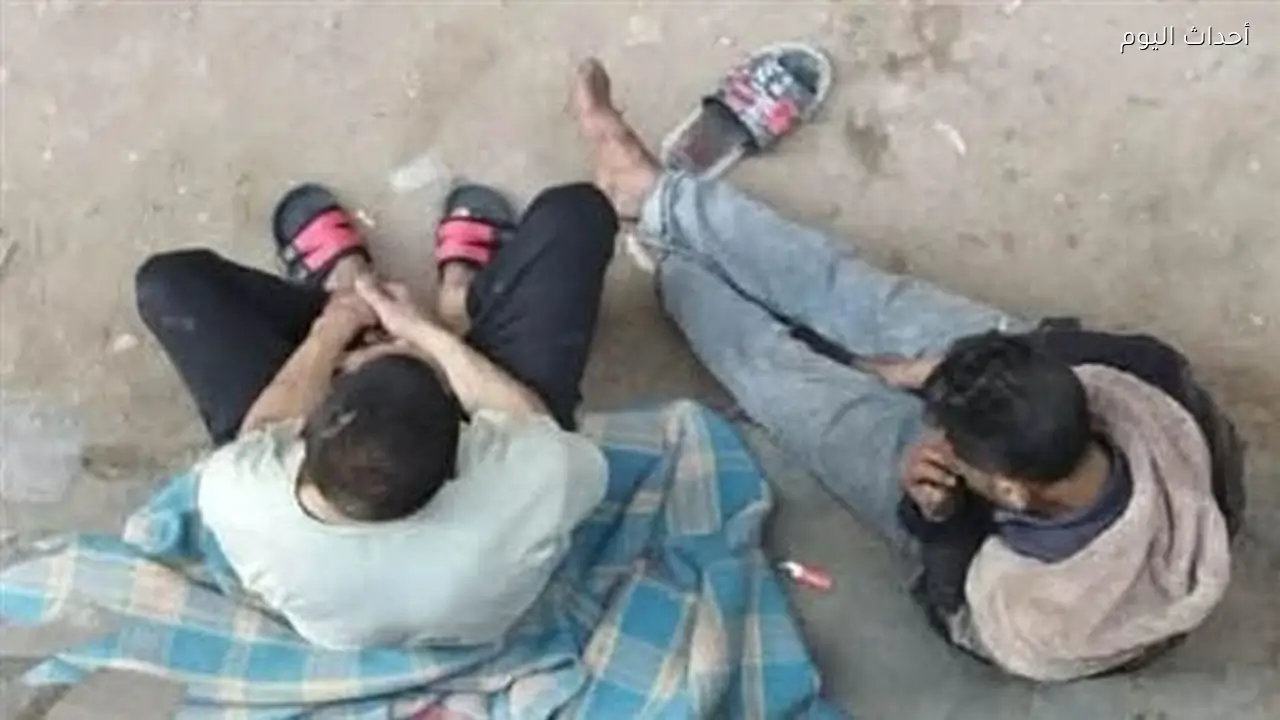 ضبط 3 متهمين بتعاطي المخدرات والبلطجة بشارع العروبة في شبرا الخيمة