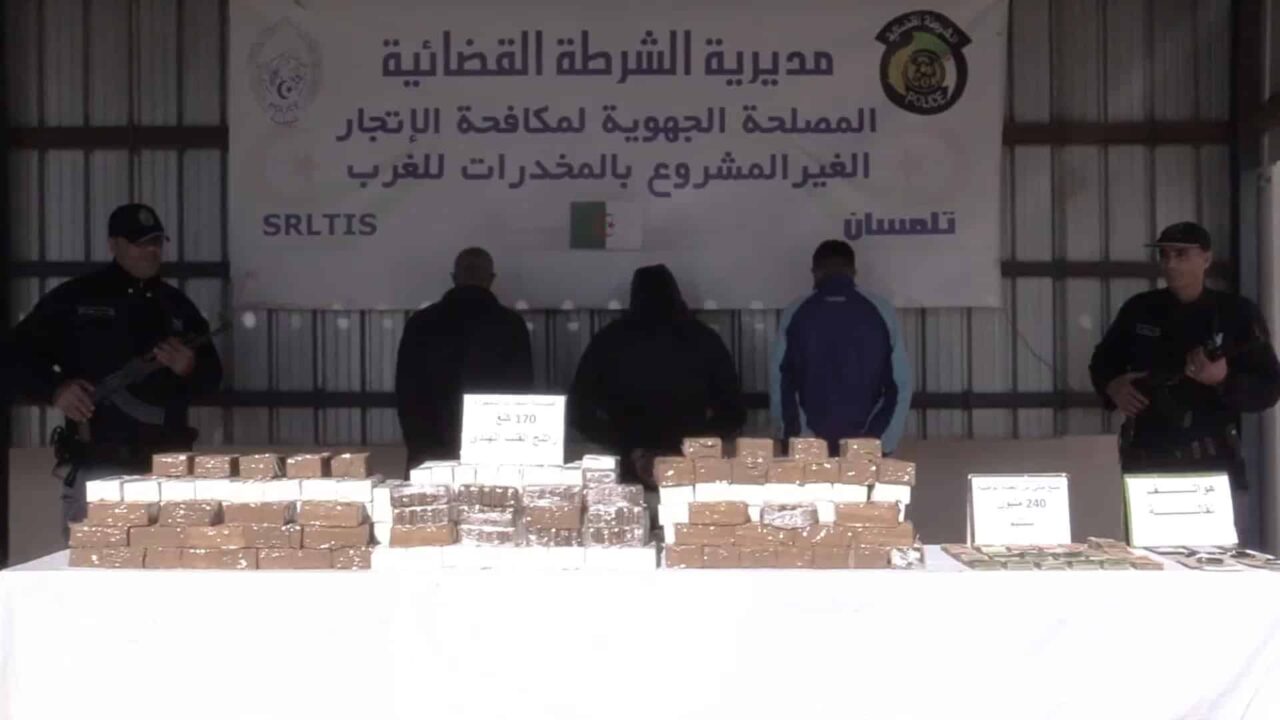 ضبط نحو قنطار من الكيف المعالج وتوقيف 6 أشخاص في عمليتين بتلمسان