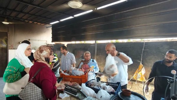 ضربة قوية بالعبور الجديدة .. مصادرة 440 كيلو لحوم ودواجن فاسدة
