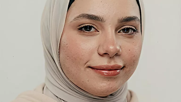 طالبة من بورسعيد تحصد المركز التاسع على مستوى الجمهورية في الدبلوم الفني للصم وضعاف السمع