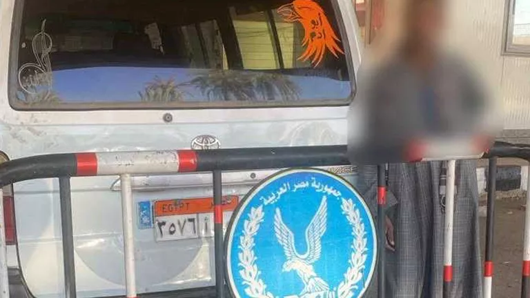 محافظ أسيوط يتدخل بعد إهانة مسنّة في موقف الأزهر