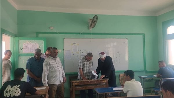 طلاب الشعبة الأدبية بالثانوية الأزهرية بجنوب سيناء يؤدون امتحان الإحصاء وسط انتظام اللجان