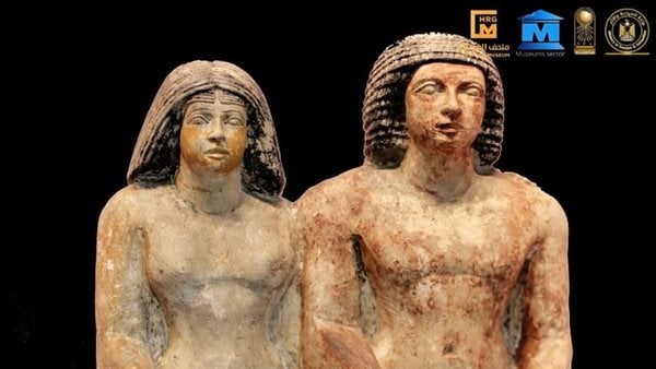 عرض تمثال مزدوج لأيوف مري وزوجته يكشف تفاصيل نادرة عن فن النحت في الأسرة 18