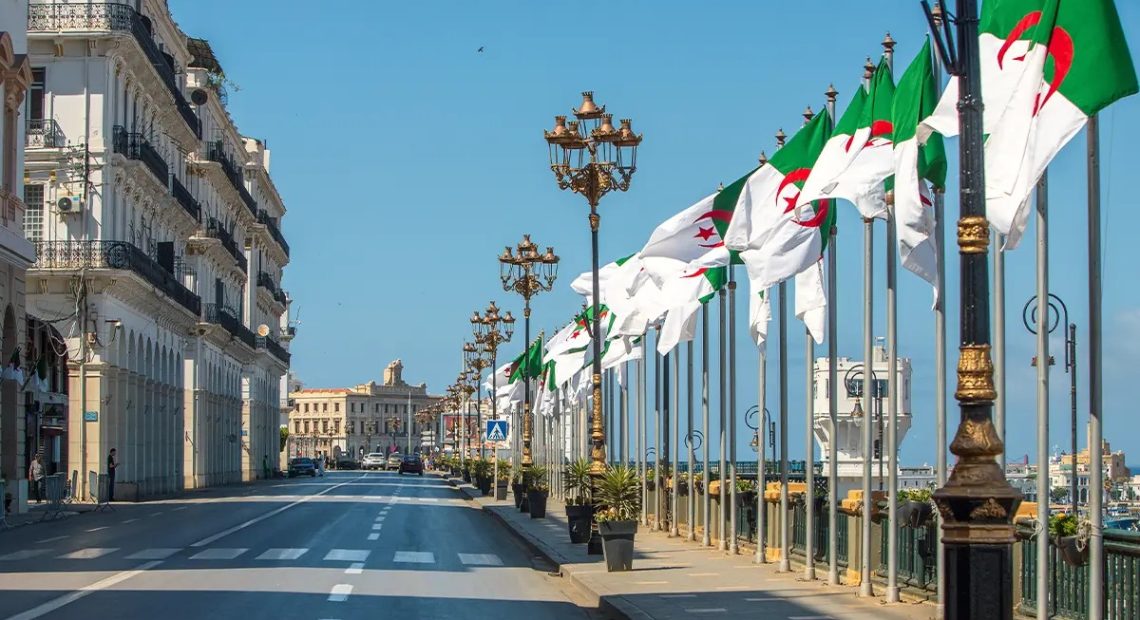 غلق مؤقت لطريقين وطنيين بالعاصمة وتحويل حركة المرور إلى مسارات بديلة