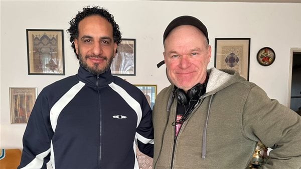 فارس مُنجي يكشف تفاصيل مشاركته في فيلم Citizen Vigilante: العمل مع المخرج أوفي بول تجربة طموحة.. واستلهمت أدائي من تأثري بالمدارس الفنية المصرية | حوار