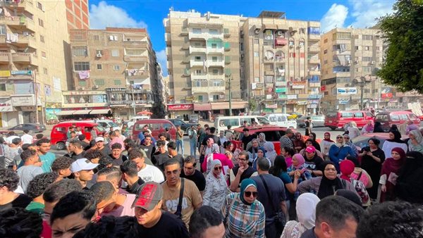 فرحة وارتياح عقب أول أيام امتحانات الثانوية العامة بالإسكندرية