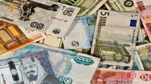 عملات عربية وأجنبية