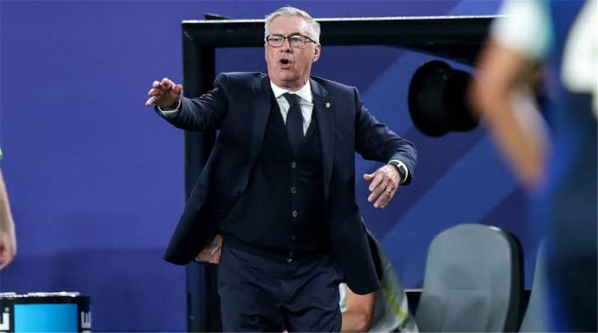 أنشيلوتي يغني النشيد الوطني البرازيلي في مباراة البرازيل واسكتلندا بكأس العالم 2026