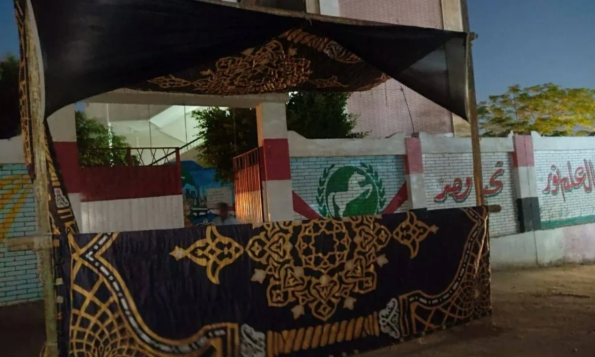 قبل ساعات من انطلاقها.. محافظ الشرقية يطمئن على جاهزية لجان امتحانات الثانوية العامة