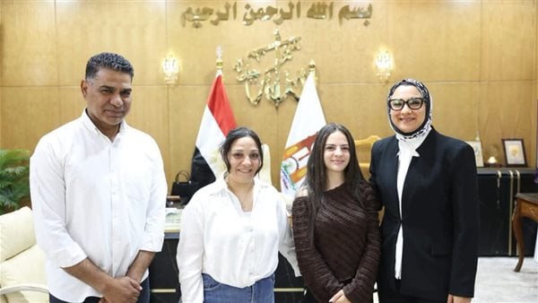 قبل مشاركتها الدولية.. محافظ الوادي الجديد تشيد بموهبة ابنة المحافظة الممثلة لمصر ببيلاروسيا