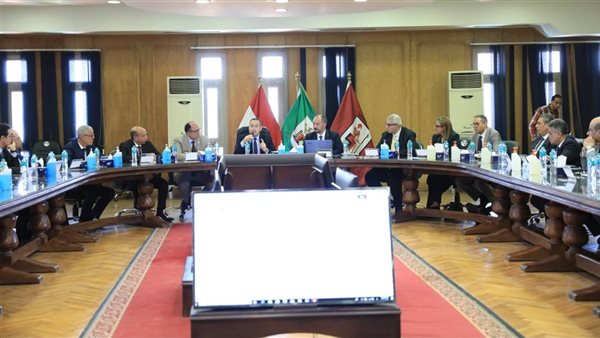 اجتماع مجلس المستشفيات الجامعية في قصر العيني برئاسة وزير التعليم العالي