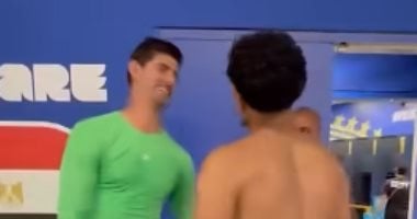كورتوا يطلب تغيير قميصه مع مرموش بعد مباراة مصر وبلجيكا فى كأس العالم