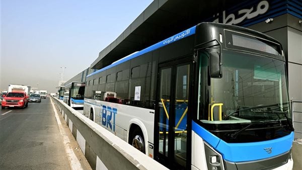 لتحسين الأداء.. شركة الأتوبيس الترددي تخصص رقم واتس آب لتلقي شكاوى ومقترحات الركاب